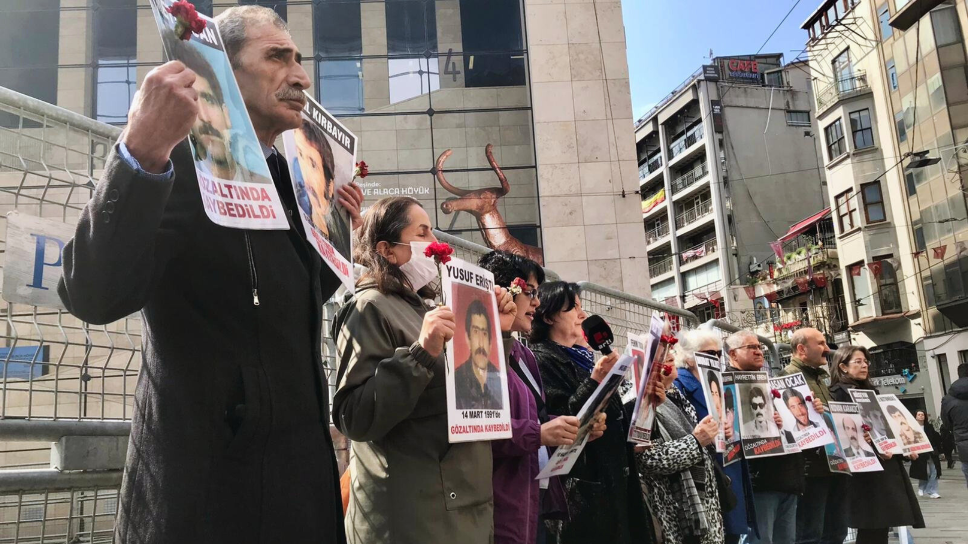 Cumartesi Anneleri/İnsanları, 990. hafta buluşmalarında 33 yıl önce gözaltında kaybedilen Yusuf Erişti’yi andı, 16 Mart 2024. Fotoğraf: Nazım Dikbaş