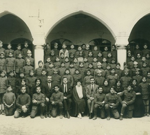 Armenian_genocide_orphans_1921_Aleppo