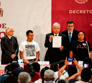 Meksika’nın yeni cumhurbaşkanı kaybettirilen 43 öğrencinin akıbetini araştırmak üzere Hakikat Komisyonu kuruyor