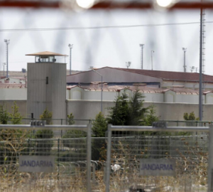 Türkiye’de Tutuklu Yargılananların Serbest Bırakılması için Çağrı