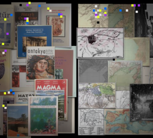 Tuğçe Tezer’in kişisel arşivinden, Hatay’a ilişkin harita, gravür, fotoğraf ve çizimlerden oluşan bir kolaj.